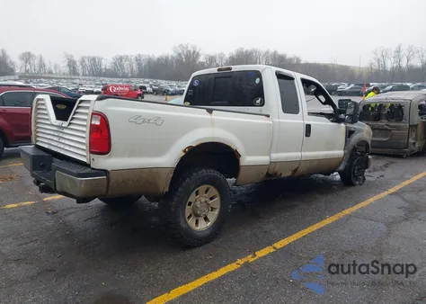 2008 Ford F-250 Fx4/Lariat/Xl/Xlt z USA, uszkodzony, nr VIN 1FTSX215X8EB74473